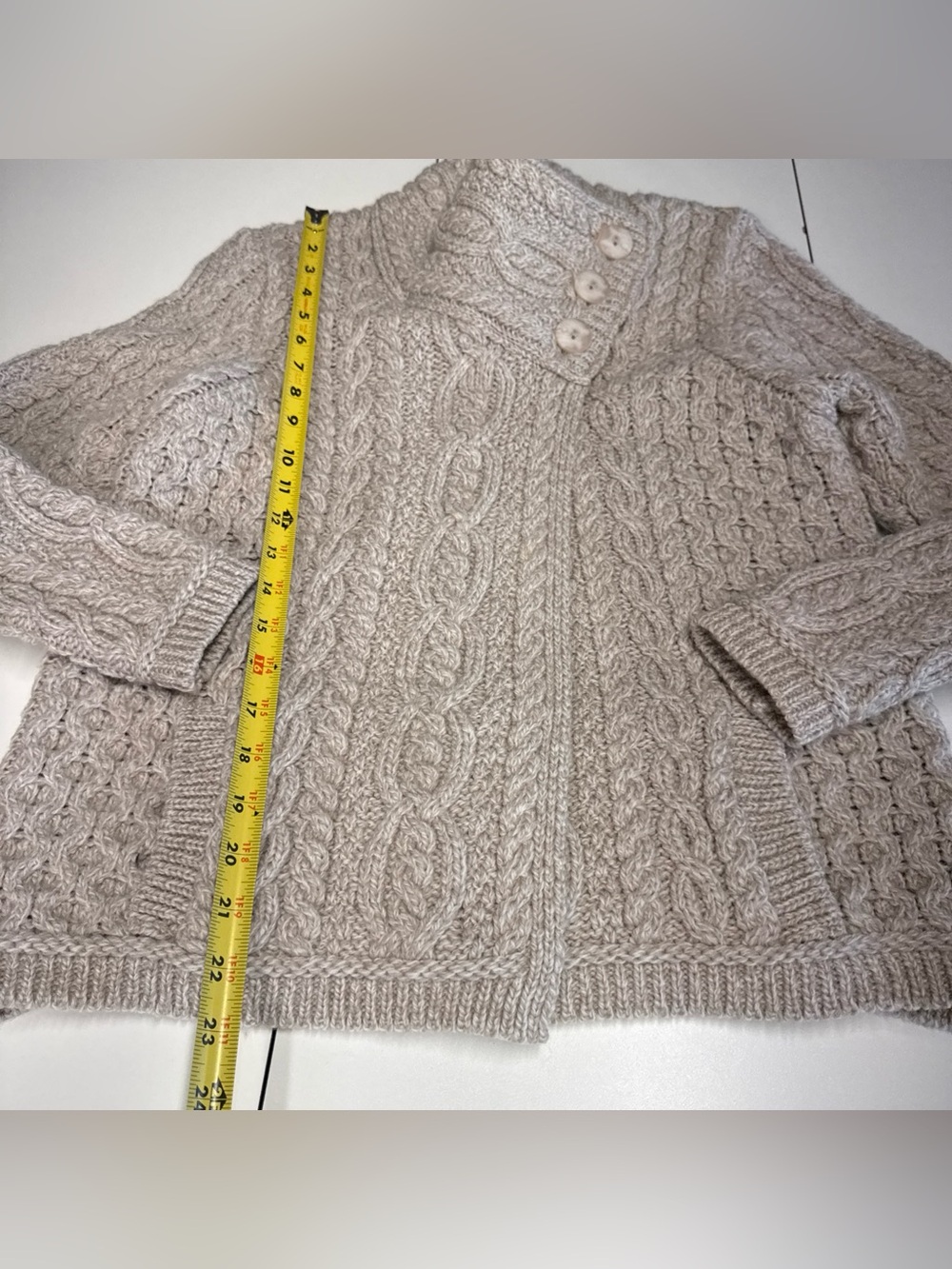 Aran Sweater Market Women’s Merino Wool Cardigan Beige Sz M Irish Cable Knit - Picture 10 of 11